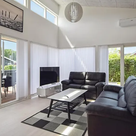 Nyaraló Three-bedroom In Juelsminde *