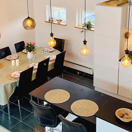 Amazing Home In Juelsminde With Sauna 펜션 *