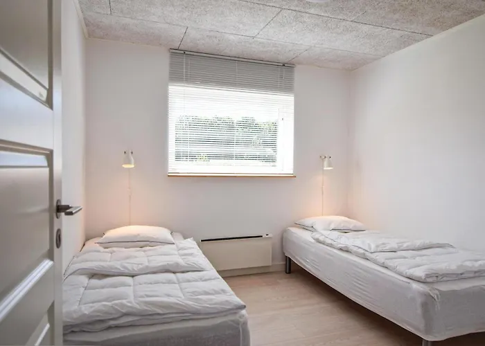 Three-bedroom In Juelsminde *