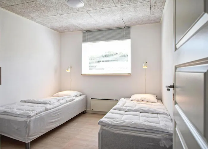 Feriehus Three-bedroom In Juelsminde