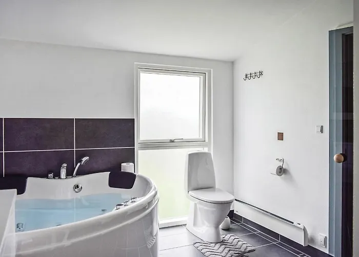 Three-bedroom In Juelsminde Feriehus *