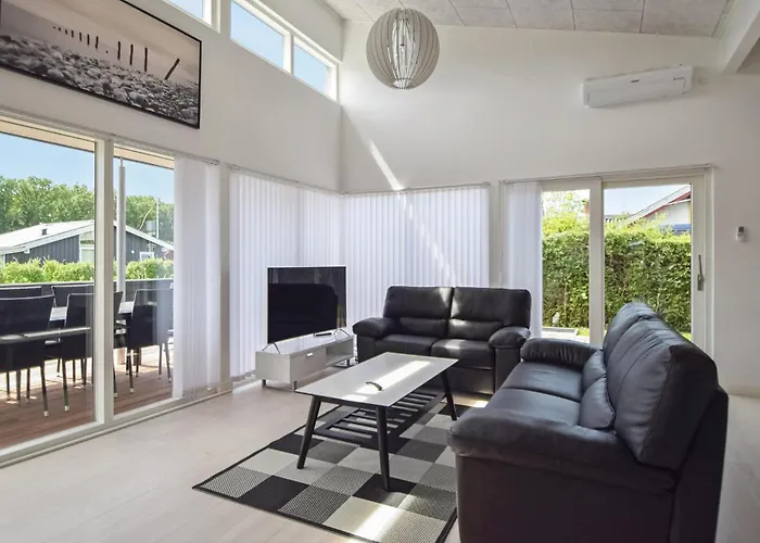 Feriehus Three-bedroom In Juelsminde *