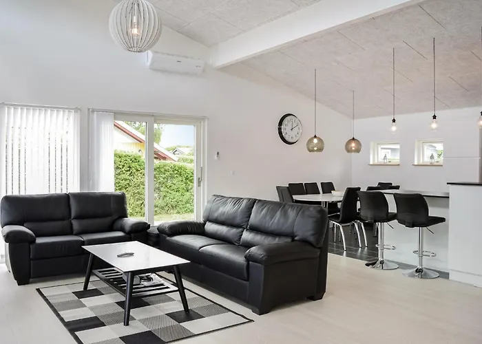 Three-bedroom In Juelsminde *